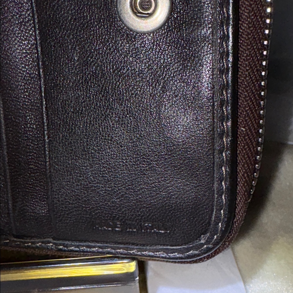 Chloe Dark Paddington Brown Leather Wallet with Gold Lock - Picture 12 of 12